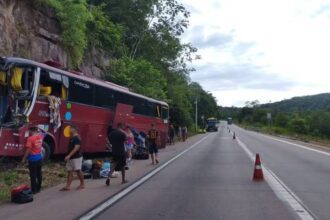 Acidente na BR-364 em Santo Antônio de Leverger deixa sete feridos