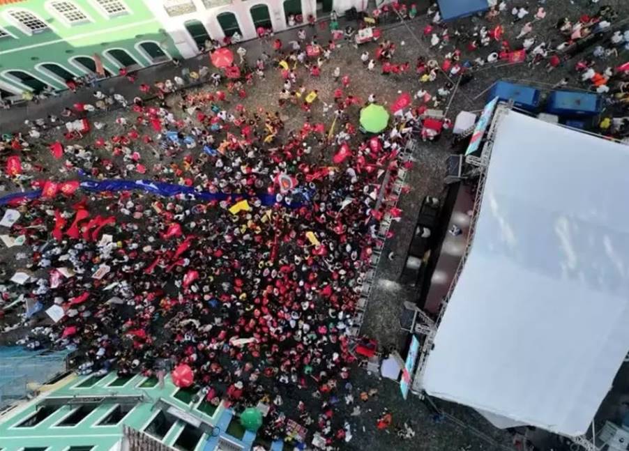 Ato da esquerda e do PT fracassa e reúne pouquíssimas pessoas ontem