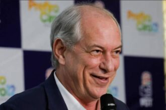 Ciro Gomes afirma que Bolsonaro deve ser preso a qualquer custo