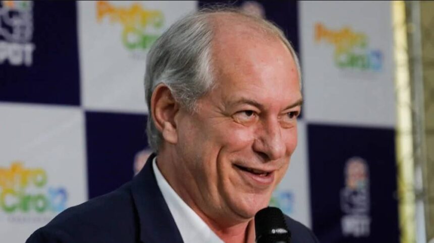 Ciro Gomes afirma que Bolsonaro deve ser preso a qualquer custo