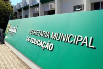 Emanuel Pinheiro concede reajuste de 2% aos servidores da educação de Cuiabá