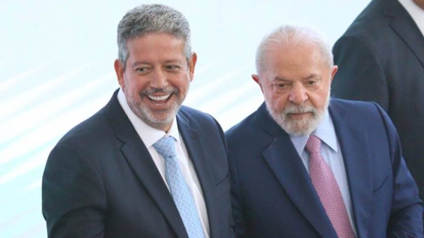 Lira e Lula selam acordo de paz e cooperação; Impeachment na gaveta!