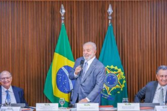 Lula Bolsonaro é um covardão, ficou em casa chorando