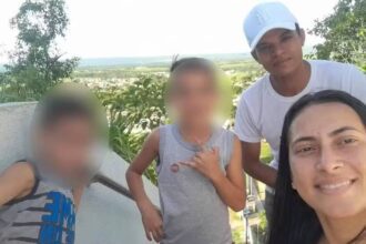 Mulher morta a facadas, pode ter sido violentada ainda agonizando