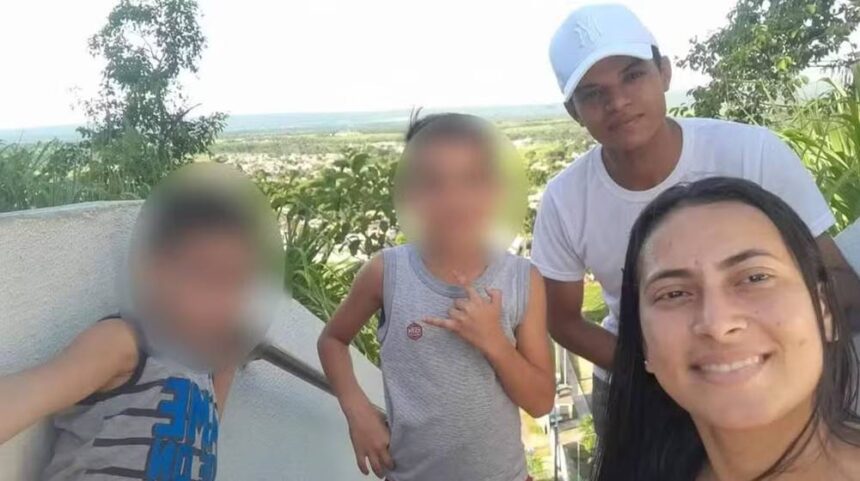 Mulher morta a facadas, pode ter sido violentada ainda agonizando