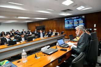 CSP do Senado aprova multa em dobro para servidores condenados por corrupção