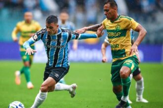 Grêmio supera Cuiabá em jogo na arena do Grêmio em Porto Alegre