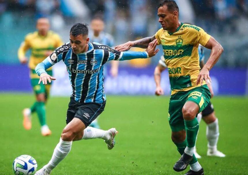 Grêmio supera Cuiabá em jogo na arena do Grêmio em Porto Alegre