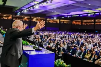 Lula participa de inauguração é fortemente vaiado em Guarulhos