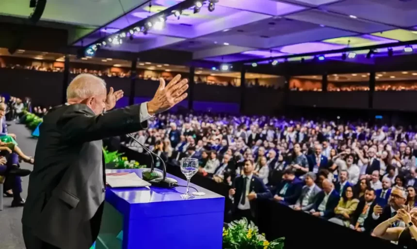 Lula participa de inauguração é fortemente vaiado em Guarulhos