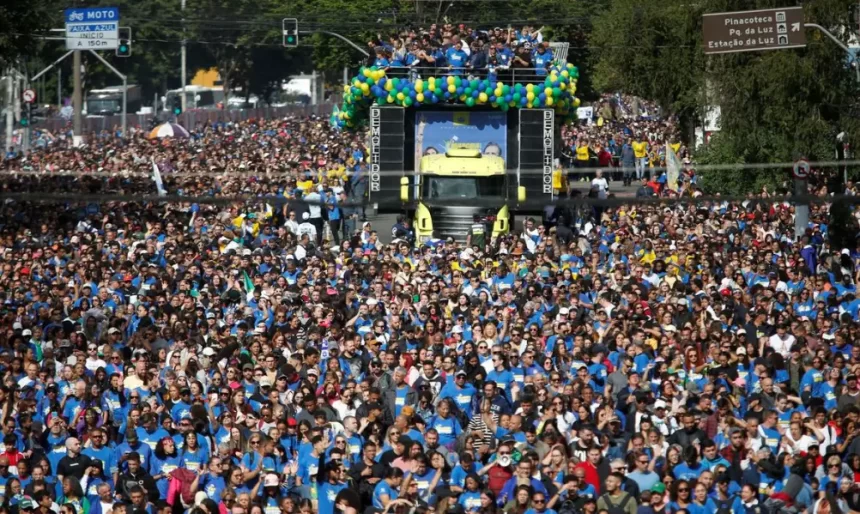 143 - Marcha para Jesus reúne uma gigantesca multidão em São Paulo