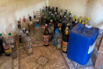 Polícia fecha fábrica clandestina de bebidas em Várzea Grande