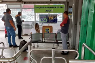 Terminais de ônibus em Cuiabá começam a coletar doações para vítimas do RS