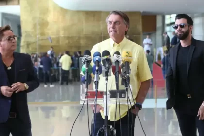 Leonardo nega encontro de sertanejos com Lula e reafirma apoio a Bolsonaro