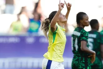 Brasil vence a Nigéria por 1 a 0 na estreia do futebol feminino em Paris 2024