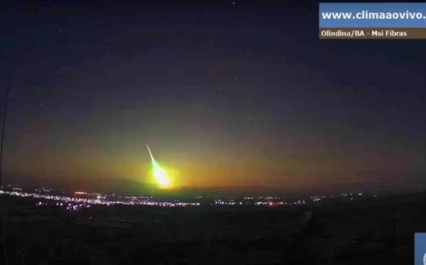 Um meteoro cruzou o céu do Piauí na madrugada de sábado, 13, transformando a noite em dia e gerando tremores em várias cidades. Confira os detalhes!