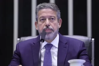 Arthur Lira expressa preocupação com decisão do STF sobre bloqueio do X no Brasil