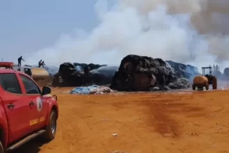 Incêndio destrói 1,4 mil rolos de algodão em Santo Antônio do Leste