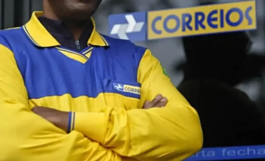 Trabalhadores dos Correios seguem em greve por tempo indeterminado