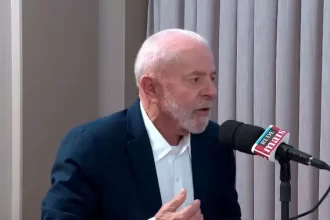 ‘Ou cumpre a lei ou vai ter de ser tomada outra atitude’, diz Lula sobre Musk