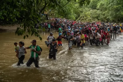 Após eleição, milhares de venezuelanos cruzam à selva amazônica em direção ao Panamá