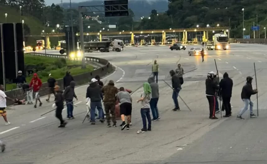 Confronto entre torcedores do Palmeiras e Cruzeiro deixa um morto e 12 feridos