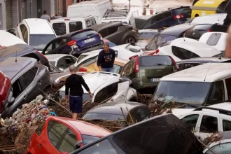 Enchente em Valência na Espanha deixa 92 mortos e um rastro de destruição