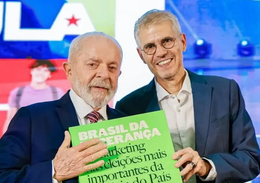 Lula demite Pimenta e Sidônio Palmeira assume a Secom