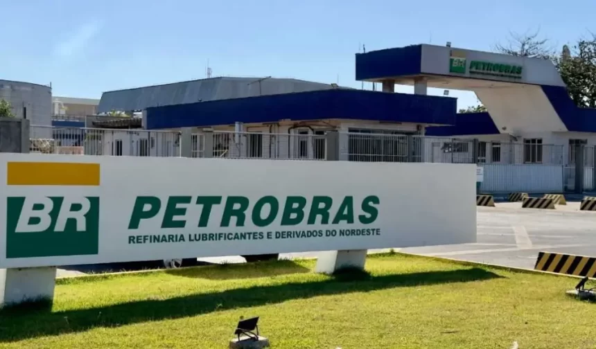 TCU encontra indício de superfaturamento de R$ 12 milhões em contrato da Petrobras