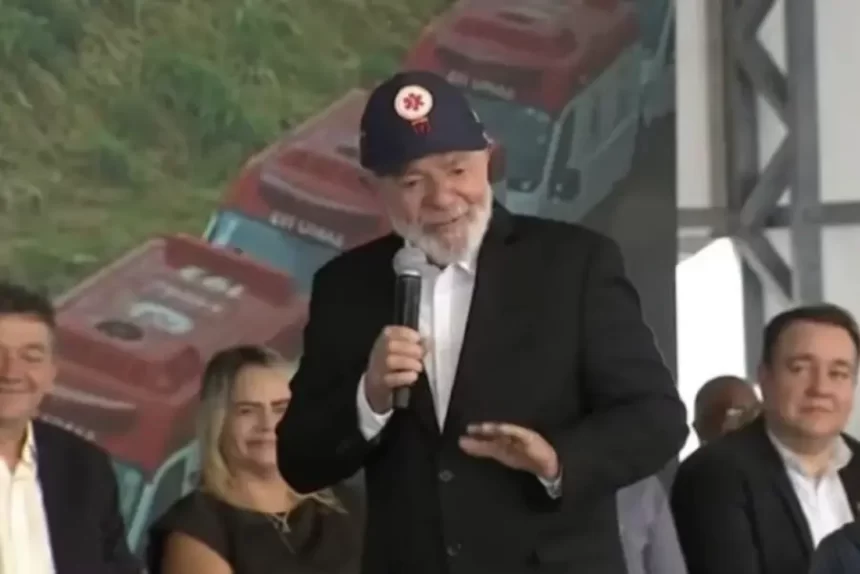 “Alguém está sacaneando as galinhas”, Lula explica o preço alto dos ovos