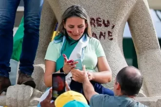 Moraes vota para condenar a cabeleireira Débora Rodrigues a 14 anos de cadeia