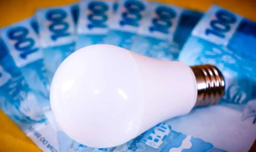 Conta de luz em junho fica mais cara com bandeira vermelha, alerta Aneel