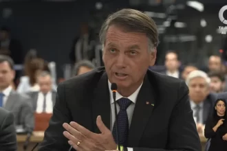 Moraes nega pedido de Bolsonaro para exibir vídeos durante interrogatório