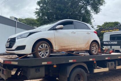 Polícia Militar recupera carro roubado e prende dupla em Cuiabá