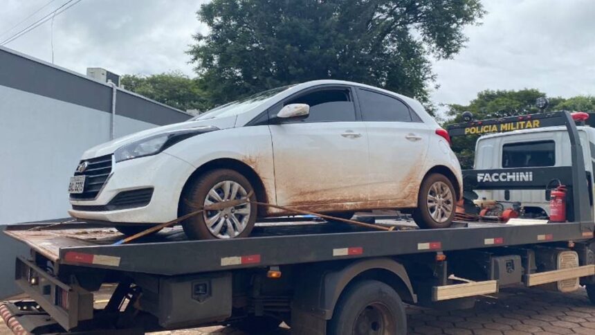 Polícia Militar recupera carro roubado e prende dupla em Cuiabá