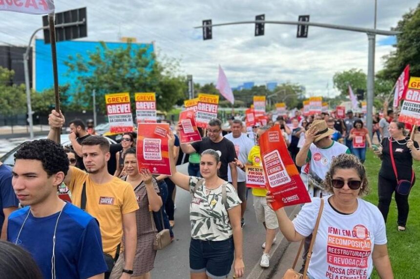 Mais de 50 Universidades e Institutos Federais entraram em greve nesta segunda-feira