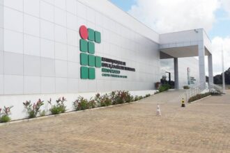 Servidores entram greve e paralisam Institutos Federais em todo o Brasil