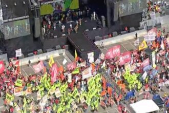 Lula se irrita com falta de público em ato sindical de 1º de maio