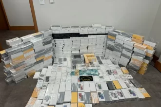 Dois homens são presos em Cuiabá com 500 celulares sem nota avaliados em R$ 2 milhões