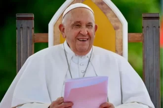 Vaticano muda diretrizes e, agora, permitirá que homens gays se tornem padres