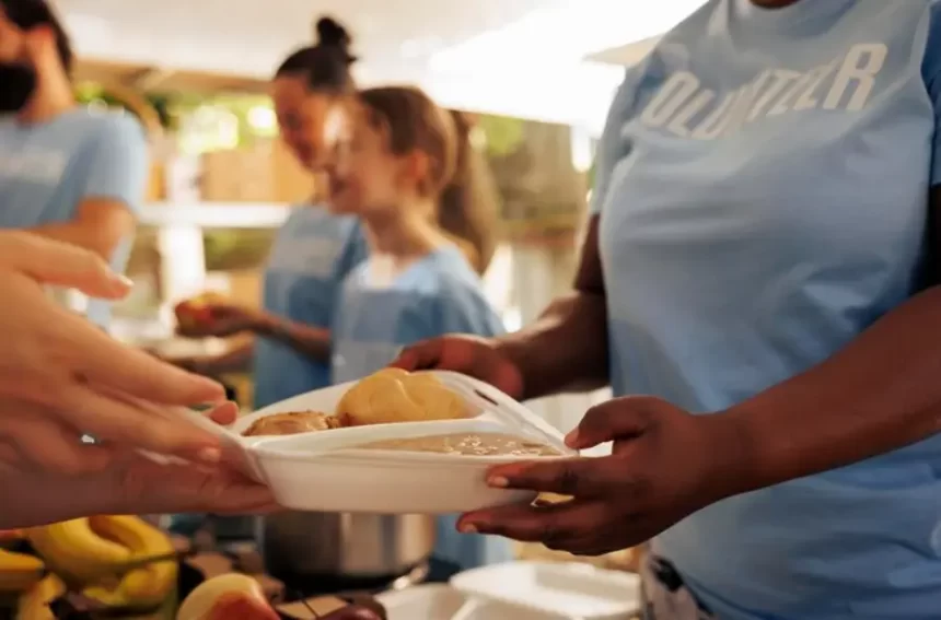 Reportagem revela fraude em programa de marmitas do governo Lula organizado por ONGs petistas