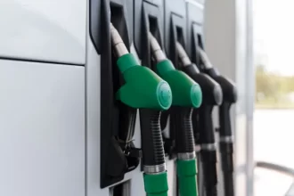 Petrobras anuncia redução de R$ 0,17 no litro do diesel nas distribuidoras
