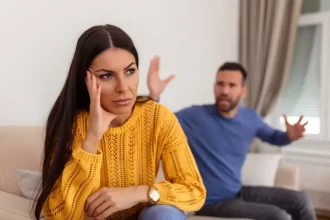 5 Atitudes que estão afastando quem você ama – sem você perceber