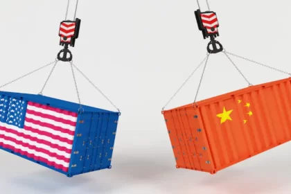 China anuncia tarifas de 34% sobre produtos dos EUA em resposta às novas sanções de Trump