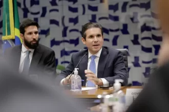 Hugo Motta barra votação do PL da Anistia e Partido Liberal mantém obstrução