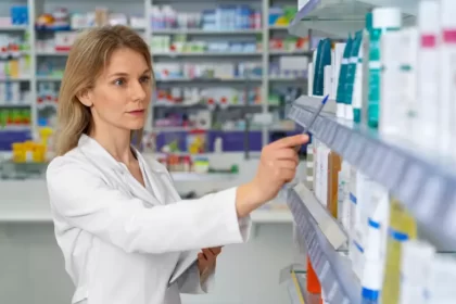 Justiça suspende resolução que autorizava aos farmacêuticos prescrever remédios