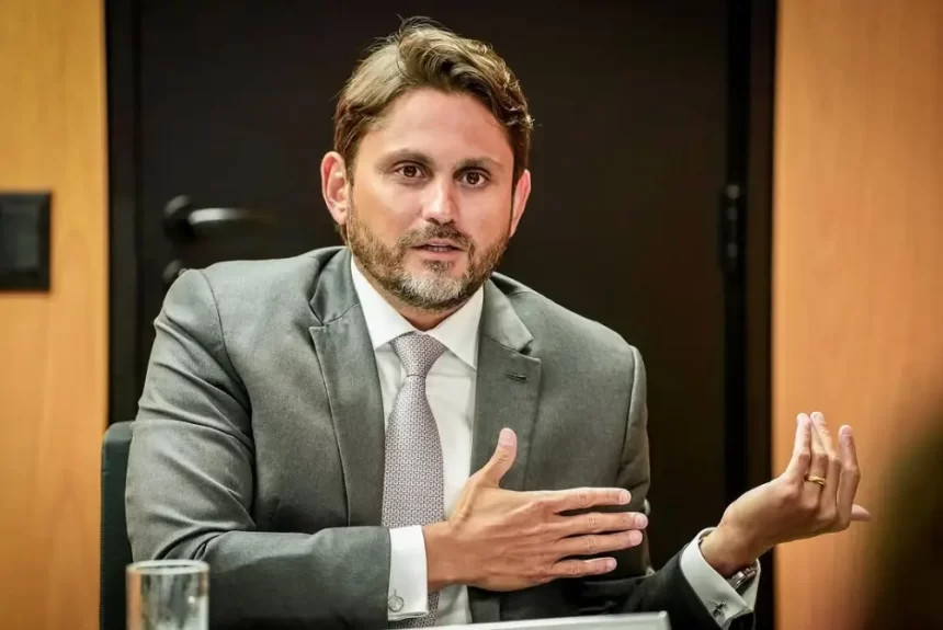 Ministro Juscelino Filho é denunciado pela PGR por suspeita de desvio de emendas