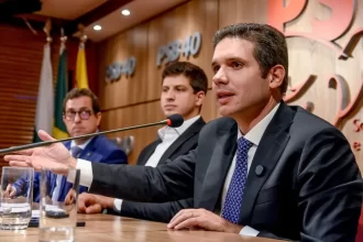 Presidente da Câmara faz manobra para não pautar PL da Anistia