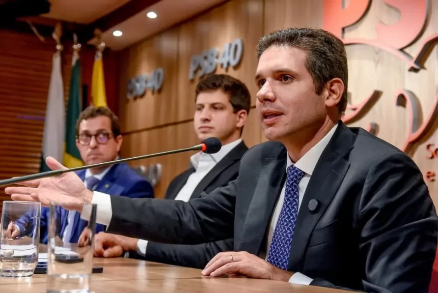 Presidente da Câmara faz manobra para não pautar PL da Anistia