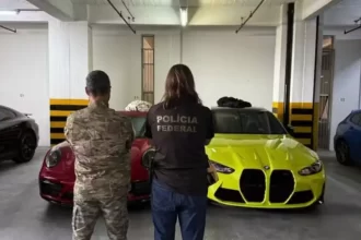 Carros de luxo apreendidos com careca do INSS